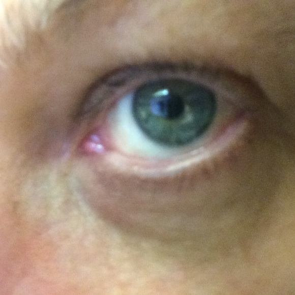 Meet Robert. Artist. Writer. Nurse. Graphics Designer. Love Philosophy & Travel. - Picture 4 of 16